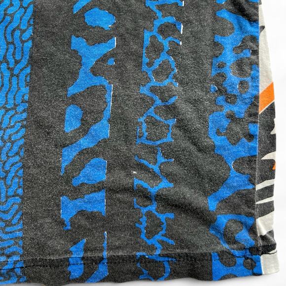 Vintage Wave Board Surfing AOP Surf T Shirt Surfer Beach XL USA 80s 90s Pattern - Picture 4 of 12